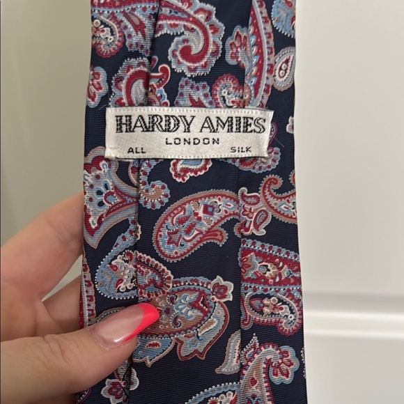 Hardy Amies Blue and Red Paisley Tie Elegant Accessory - Picture 2 of 4